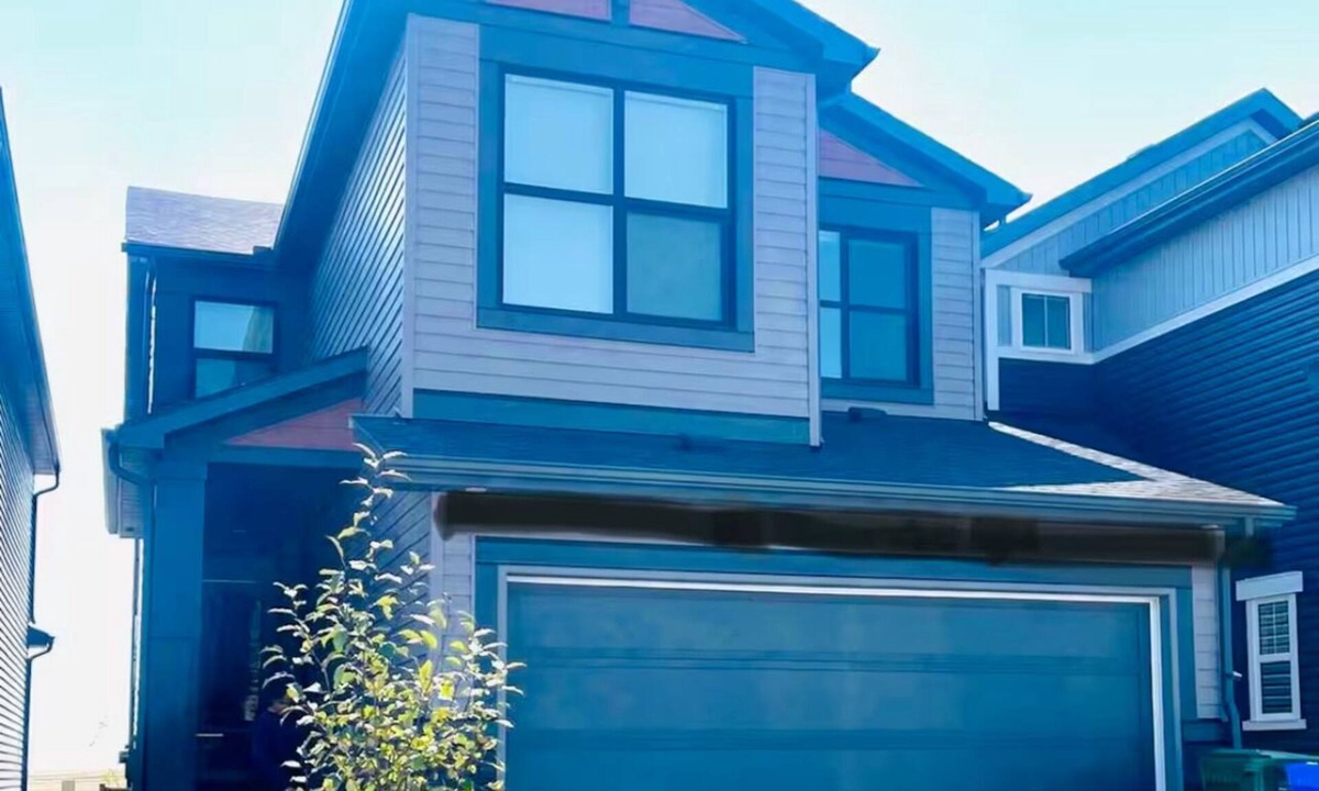 Calgary Apartment | Bright Modern 2BD Quiet Near airport Free Parking Brand new Biggest HUB
