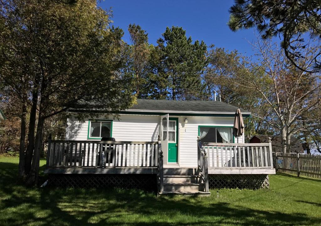 Stanhope Resort | By the Bay Cottages