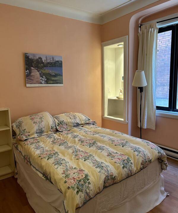 Cote-Des-Neiges—Notre-Dame-De-Grace Resort | Private room ∙ 2 guests