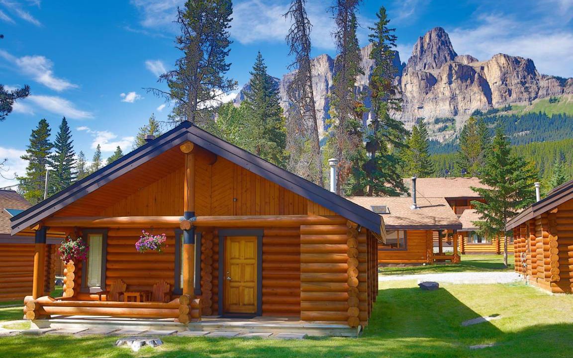 Castle Junction Cabin | 79 m² Lodge ∙ 2 bedrooms ∙ 6 guests