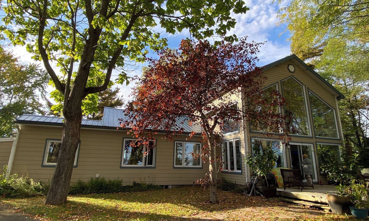 Saint-Georges-de-Clarenceville Ski Chalet | Lake Champlain Oasis