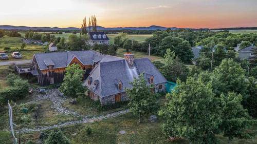 L'Ile-d'Orleans Regional County Municipality Hostel | 163 m² Hostel ∙ 4 bedrooms ∙ 8 guests