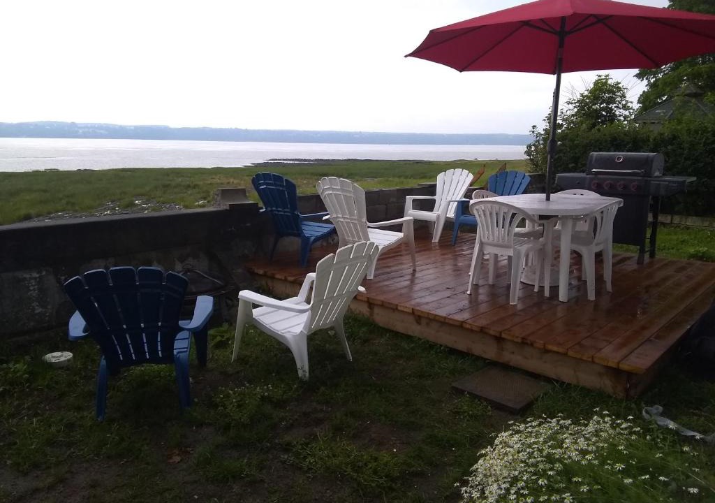Saint-Laurent-de-l'ile d'Orleans Ski Chalet | La Maison Vaillancourt