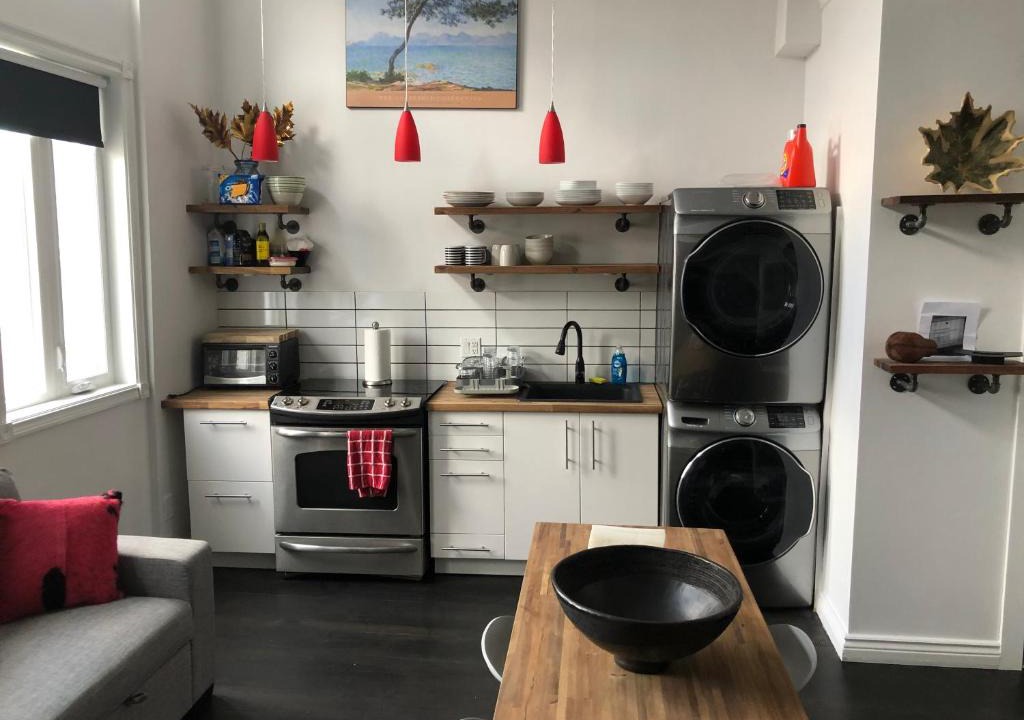 Cabbagetown Apartment | Cabbagetown loft apt.