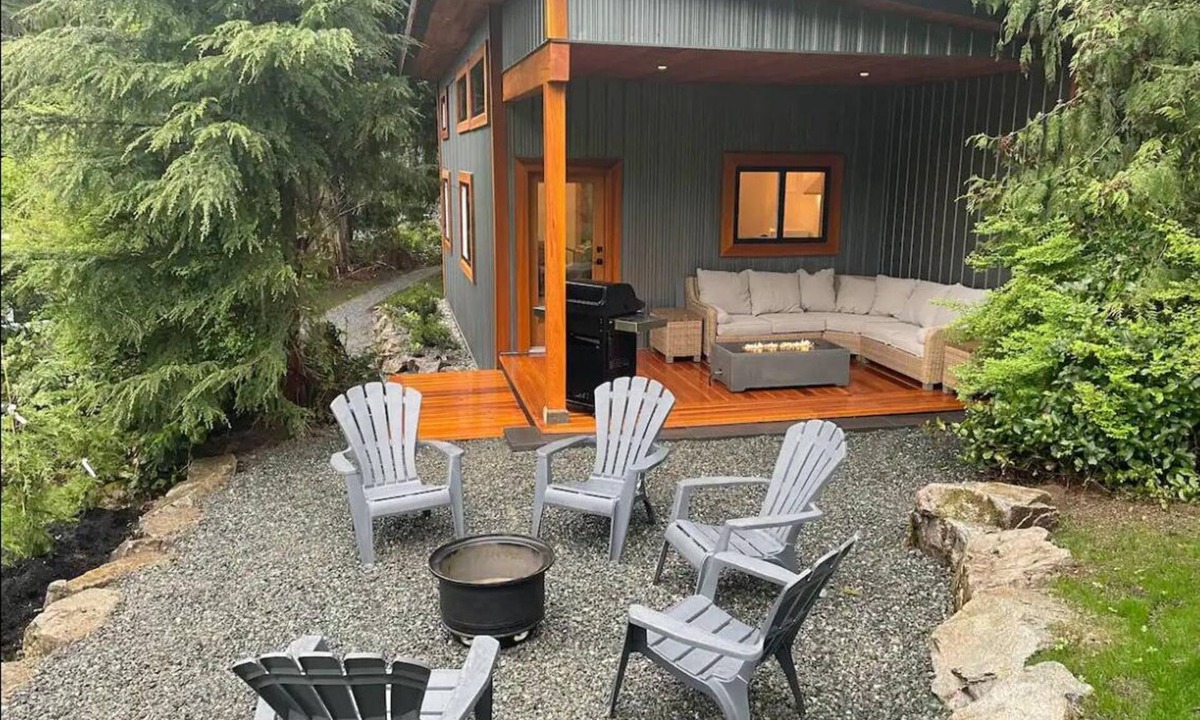 Mansons Landing Cabin | Cabins on Cortes Island, pet friendly, private near lake on large property.