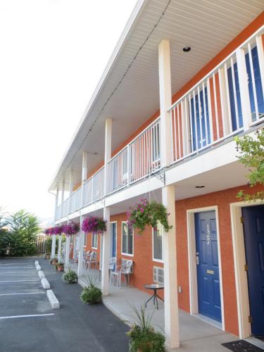 Okanagan-Similkameen Hotel | Cactus Tree Inn
