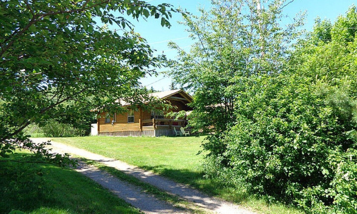 Cajun Cedar Log Cottages Bdrm Cape Breton | Margaree Forks