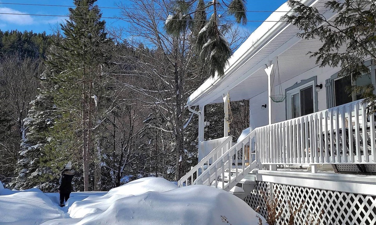 Saint Zenon Ski Chalet | Calet La Brise des Bois