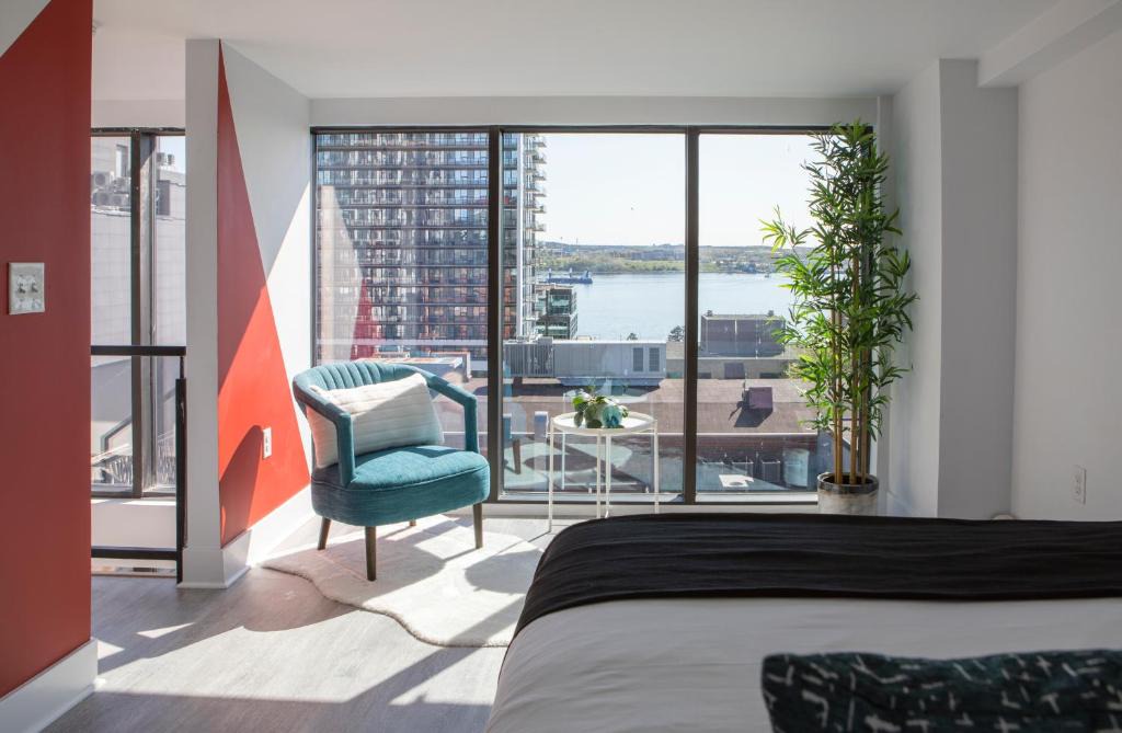 Downtown Halifax Hotel | Cameo Hotel and Suites