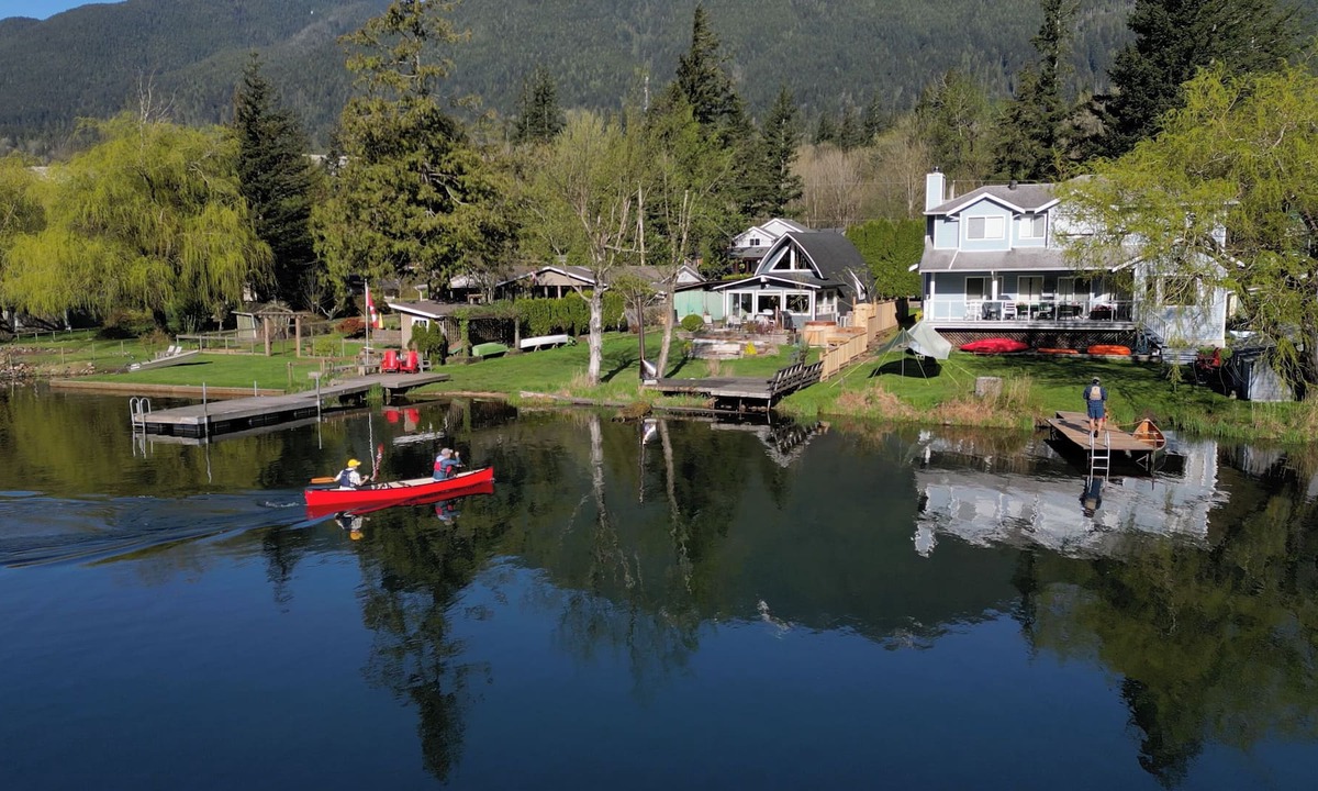 Lake Errock House | Canoe, SUP getaway lake house at Lake Errock