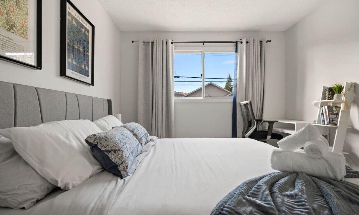Montgomery House | Central AC » 2x King Bed » Foosball » Game Area