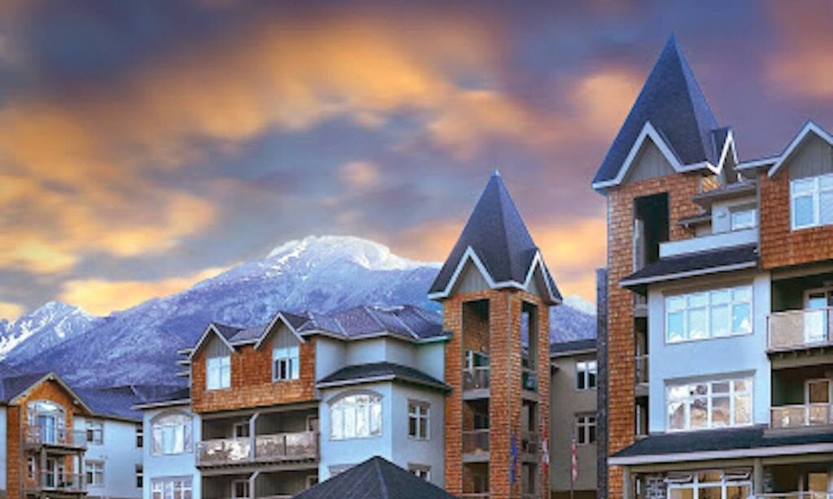 Cougar Creek Apartment | Central Canmore 2BR HOTEL SUITES, A/C, sleep 6