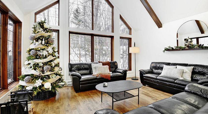 Stoneham Ski Chalet | Chalet ∙ 5 bedrooms ∙ 16 guests
