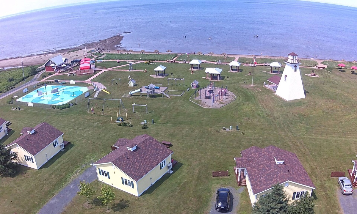Bas-Caraquet Ski Chalet | Chalet Bas-Caraquet accès à la plage public et à la mer