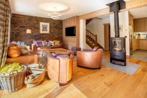 Meribel Ski Chalet | Chalet in méribel center with outdoor jacuzzi and sauna