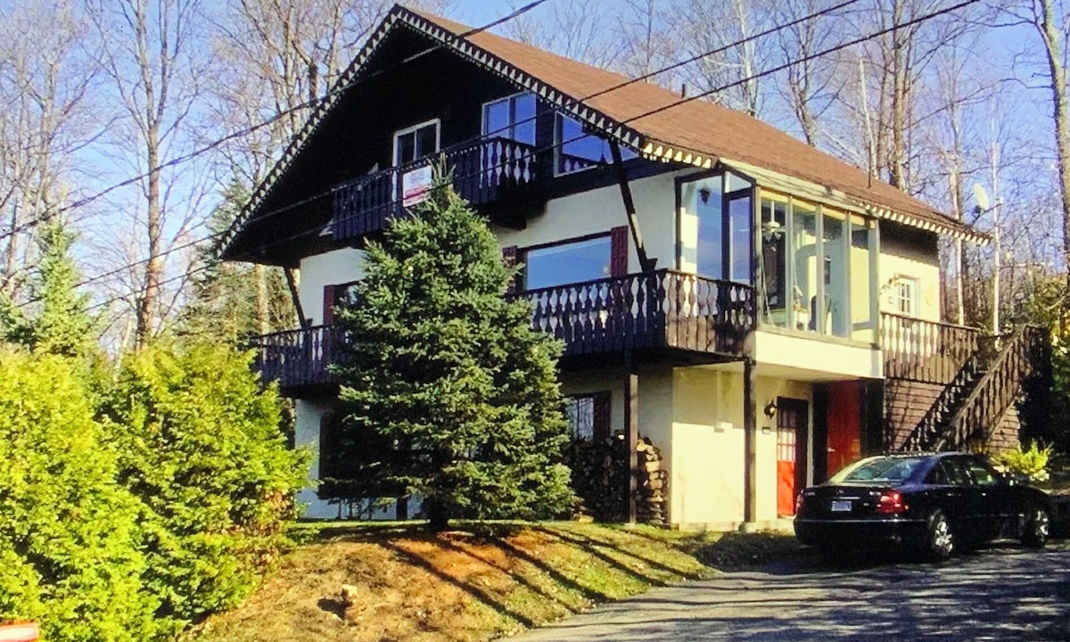 Piedmont Ski Chalet | Chalet Laurentides. Ski in/Ski out