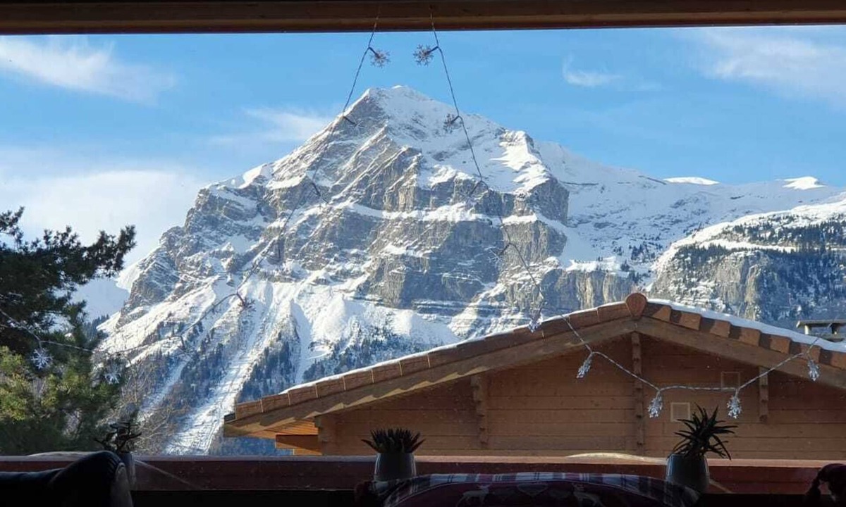 Les Carroz-d'Araches Ski Chalet | Chalet Sapinette 10 pers, Aravis view 180°, 5 min from the slopes
