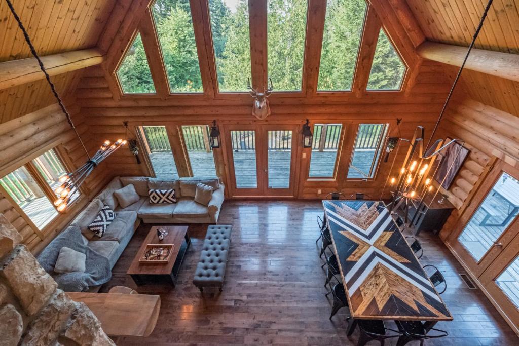 Labelle Ski Chalet | Chalet Tarzan - Spa, Nature & Near MontTremblant