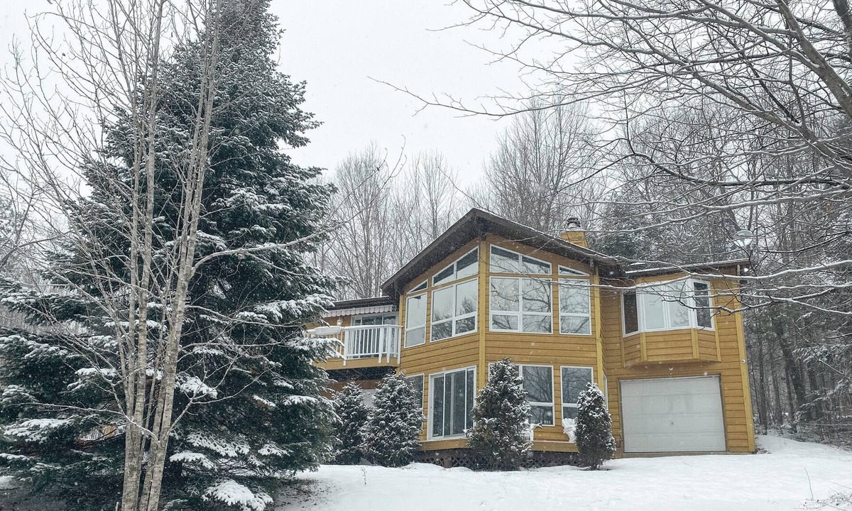 Saint-Hippolyte Ski Chalet | Chalet the little chick