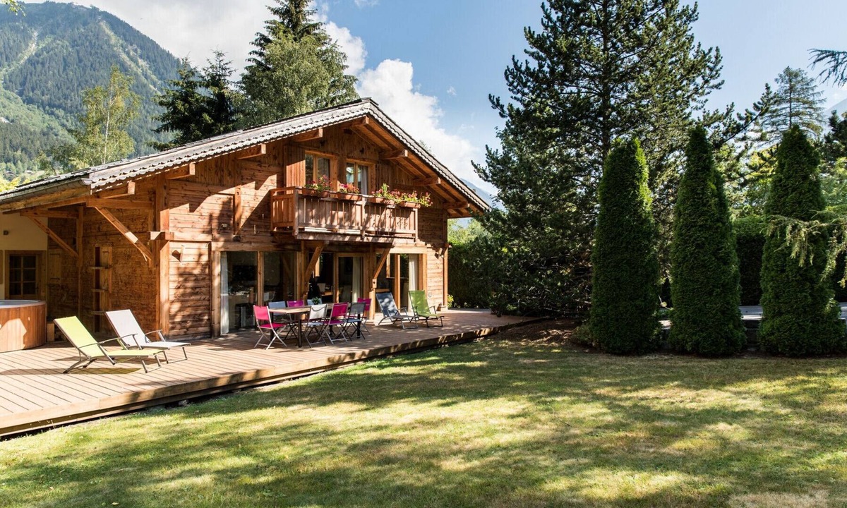 Chamonix-Mont-Blanc Ski Chalet | Chalet with Mont Blanc Views, Hot Tub & Separate Apt