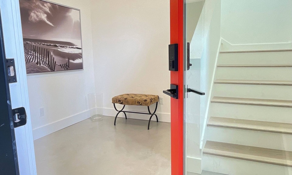 Roberts Creek Apartment | Charming 1-bedroom apartment in Roberts Creek with WiFi.