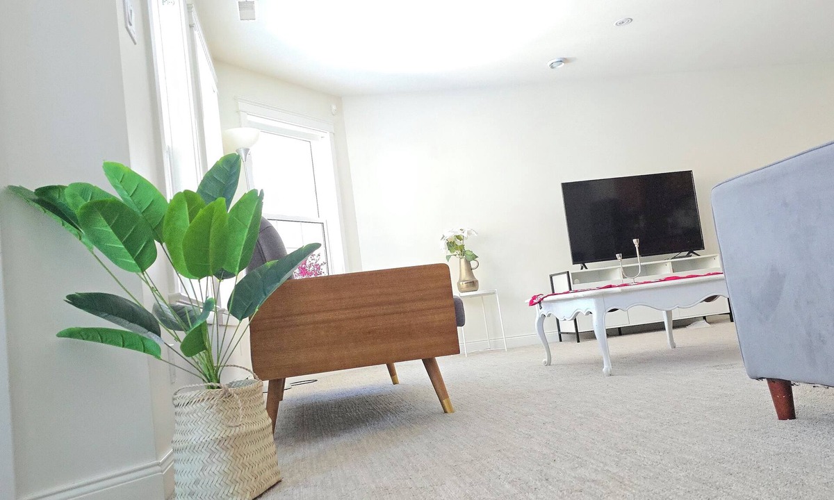 Fredericton House | Charming 2-bedroom guest suite in the prime location of Fredericton