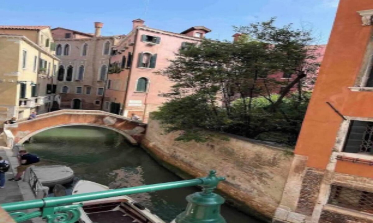Santa Croce Apartment | Charming Canal View Apartment in Historic Venetian Palace