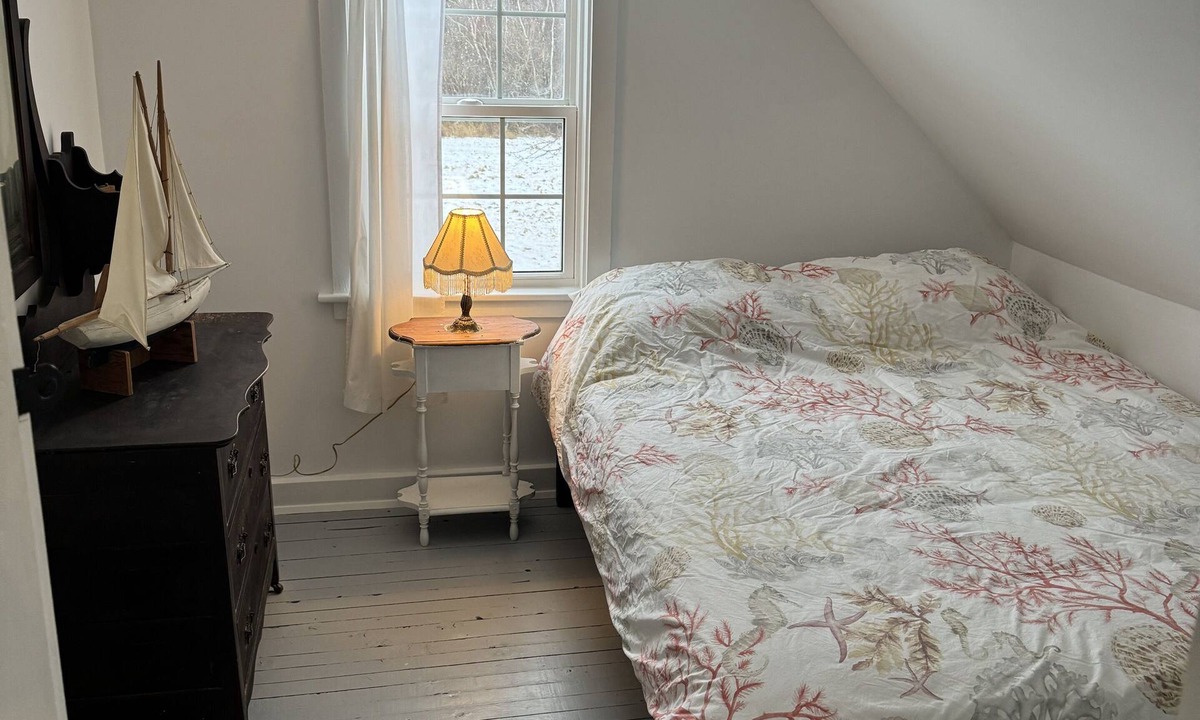 Hampton House | Charming rustic retreat with Bay of Fundy Views, escape to our serene haven.