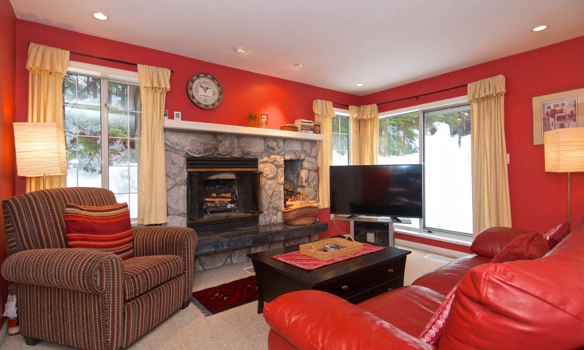 Upper Village Condo | Charming Ski in/Ski Out townhouse, Free parking, Wood Fireplace, Professionally Managed