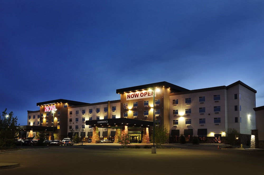 Northwest Edmonton Hotel | Chateau Nova Yellowhead