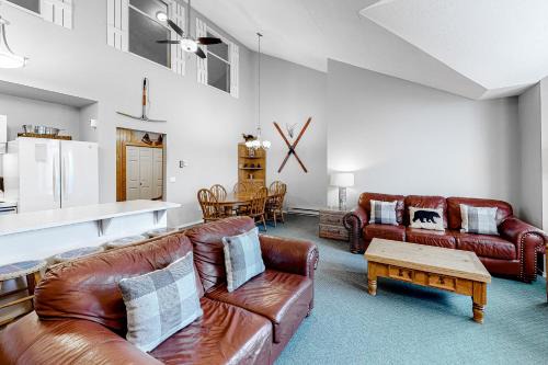 Big White Ski Resort Apartment | Chateau On The Ridge 410