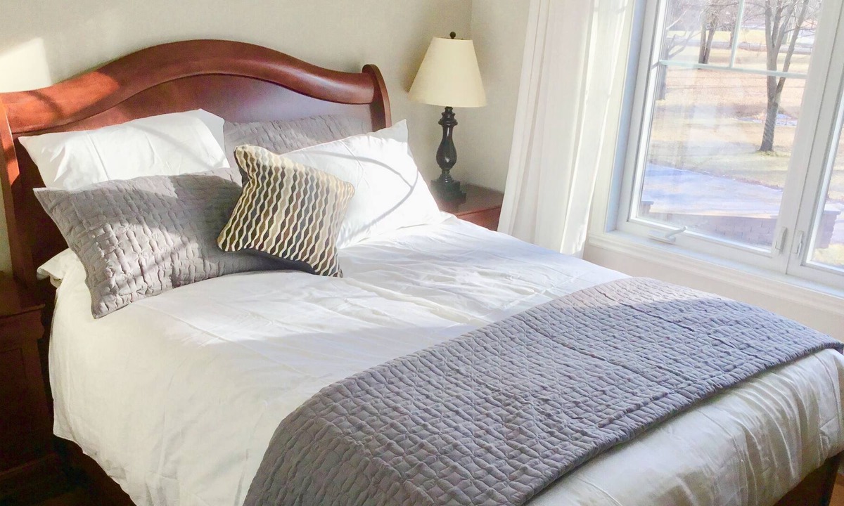 Venise-en-Quebec Apartment | Château Venise - Lake Champlain Waterfront Luxury Inn - Garden View with Kitchen