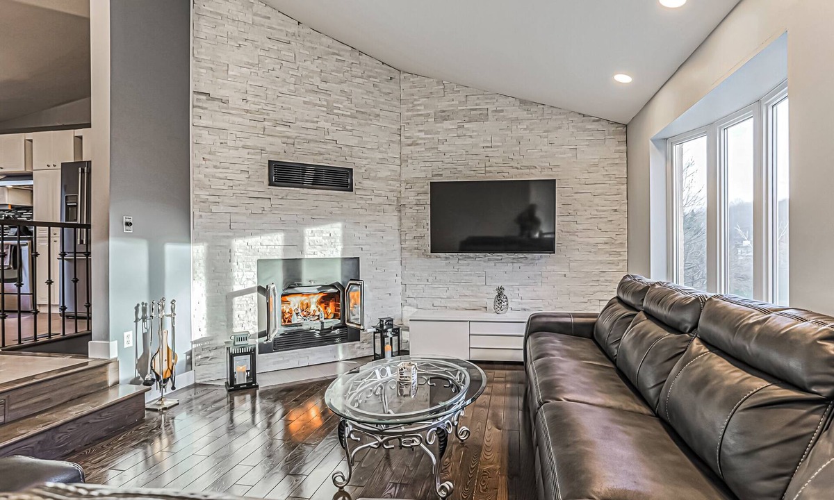Prevost House | Cheerful 4 bedroom home with in-ground heated pool