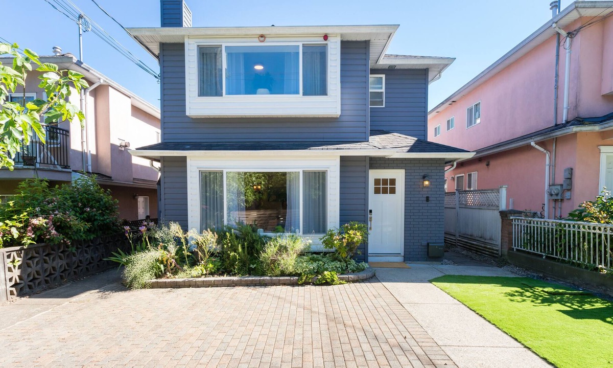 Marpole House | Cheerful bright Vancouver home
