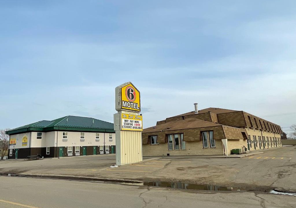 Weyburn Hotel | Circle 6 Motel