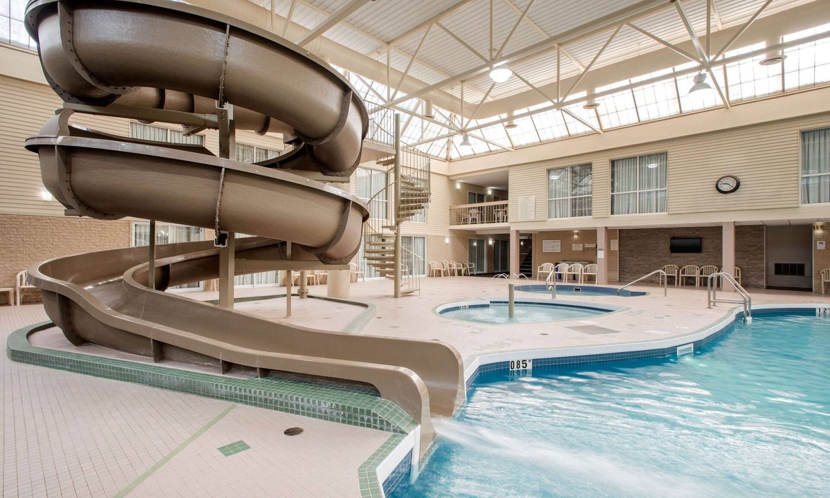 Brandon Hotel | Clarion Hotel & Suites
