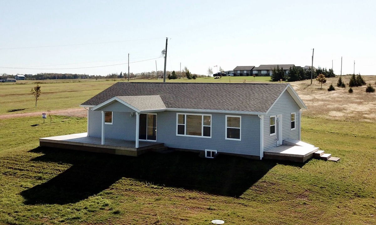 Clinton House | Clinton Sunset Retreat ! 3 Bedrooms 2 Bathrooms. 180 degree water views!