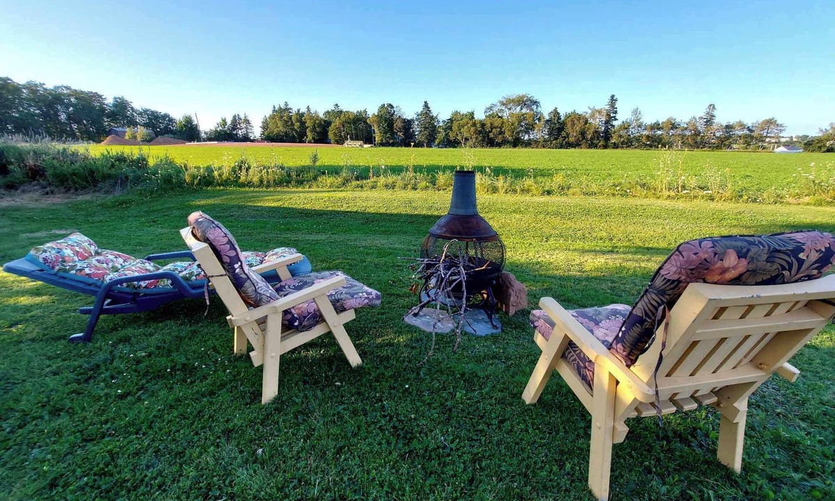 North Rustico House | close to beach .high speed wifi,BBQ,firepit. dog friendly.