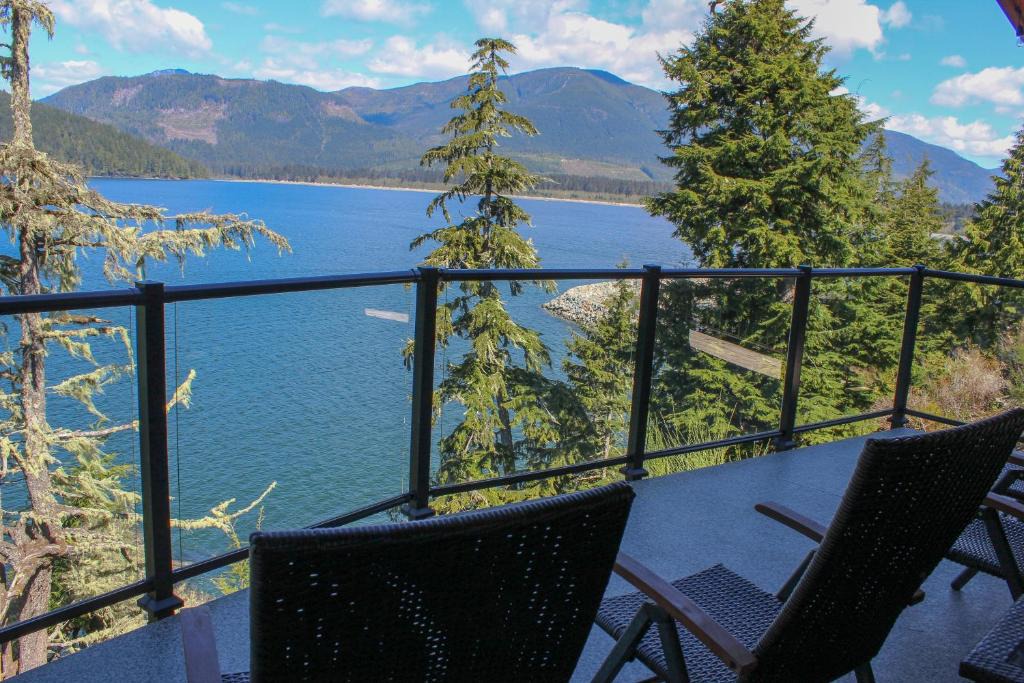 Port Renfrew Apartment | Coastal Cottages