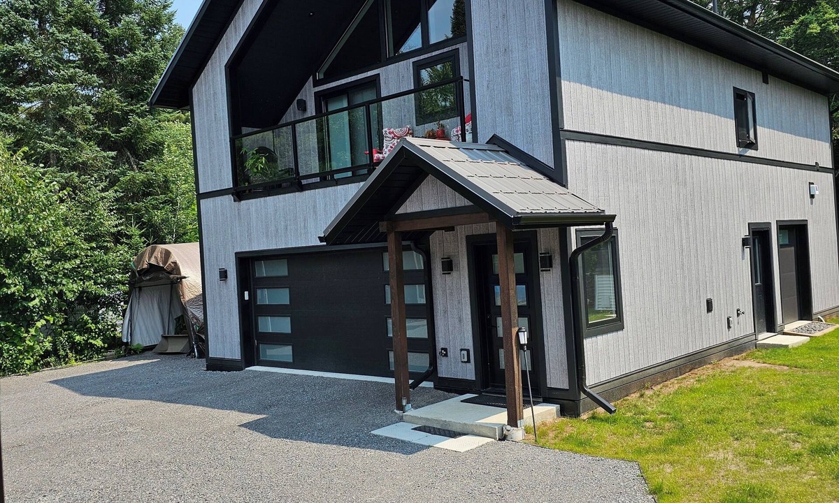 Utterson Apartment | Come See the Fall Colors n2 Bedroom Executive Apartment in Utterson