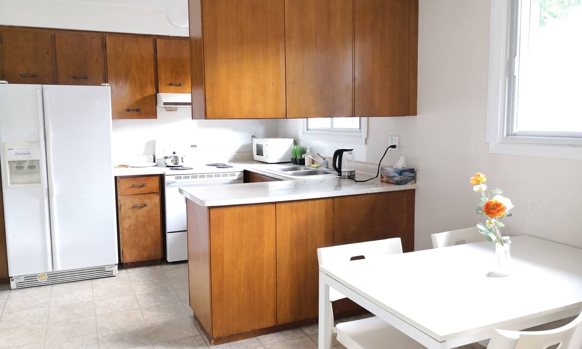 Bayview Woods - Steeles House | Comfort and Bright House 7 minutes to Finch Station in Toronto big space.
