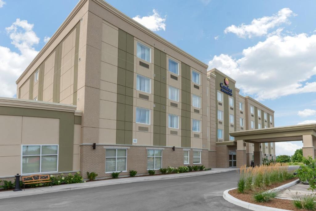 Bowmanville Hotel | Comfort Inn & Suites