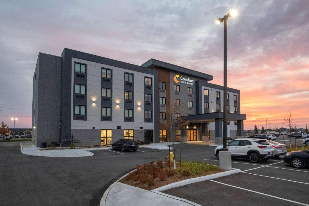 Carleton Place Hotel | Comfort Inn & Suites