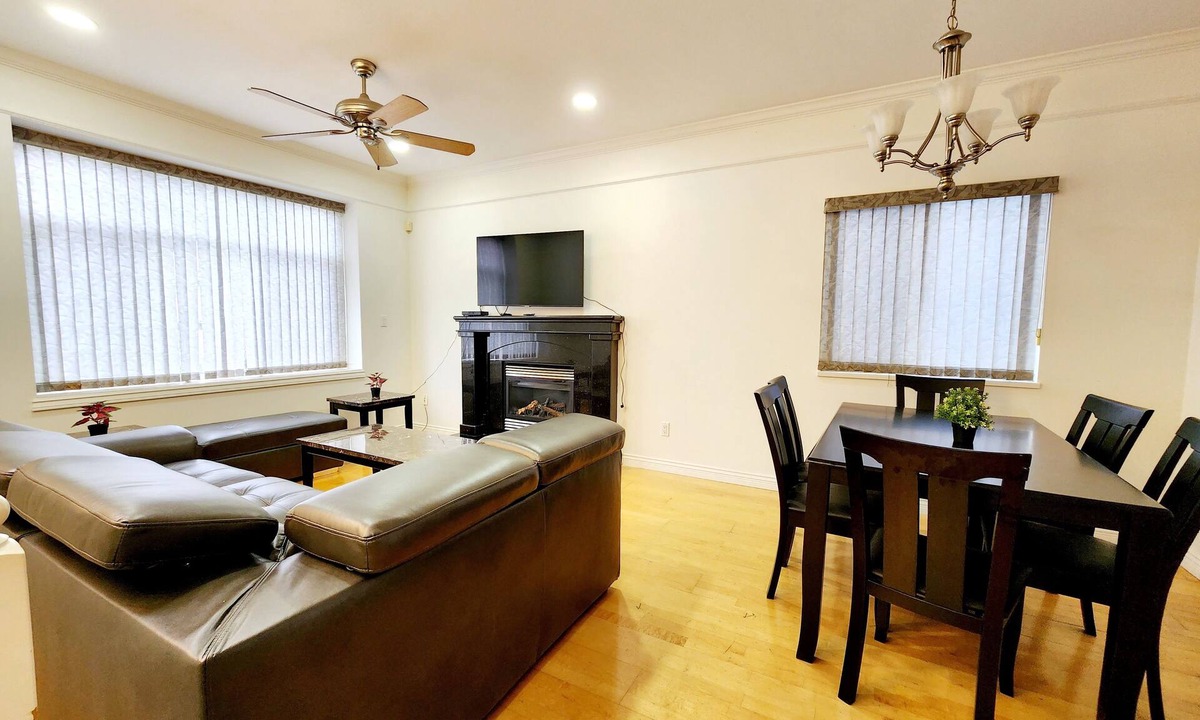 Renfrew-Collingwood House | Comfy Home in Heart of Vancouver-Easy Access to YVR, Skytrain, Downtown