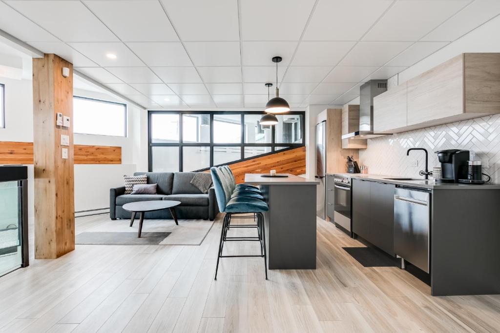 Laval Apartment | Complexe La Voûte by KASANIA - Condo 201