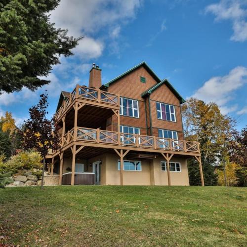Petite-Riviere-Saint-Francois Apartment | Condo 120H - Nature Retreat with River Views
