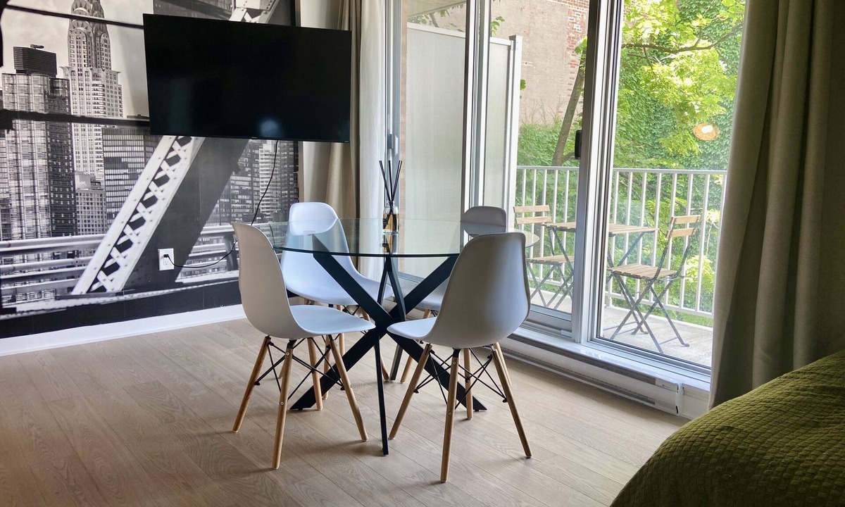 Quartier des Spectacles Apartment | Condo apartment with private terrace in the Quartier des Spectacles
