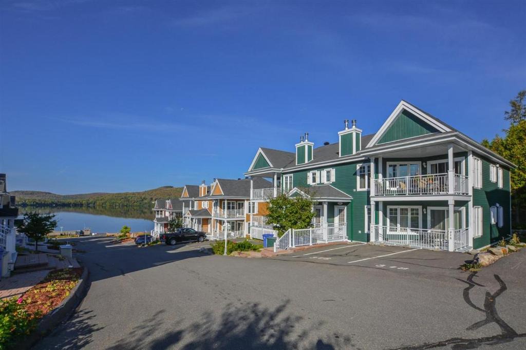 Saint Donat Apartment | Condo Lac Archambault 316