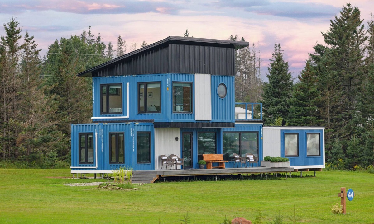 Oyster Bed House | Container by the Sea