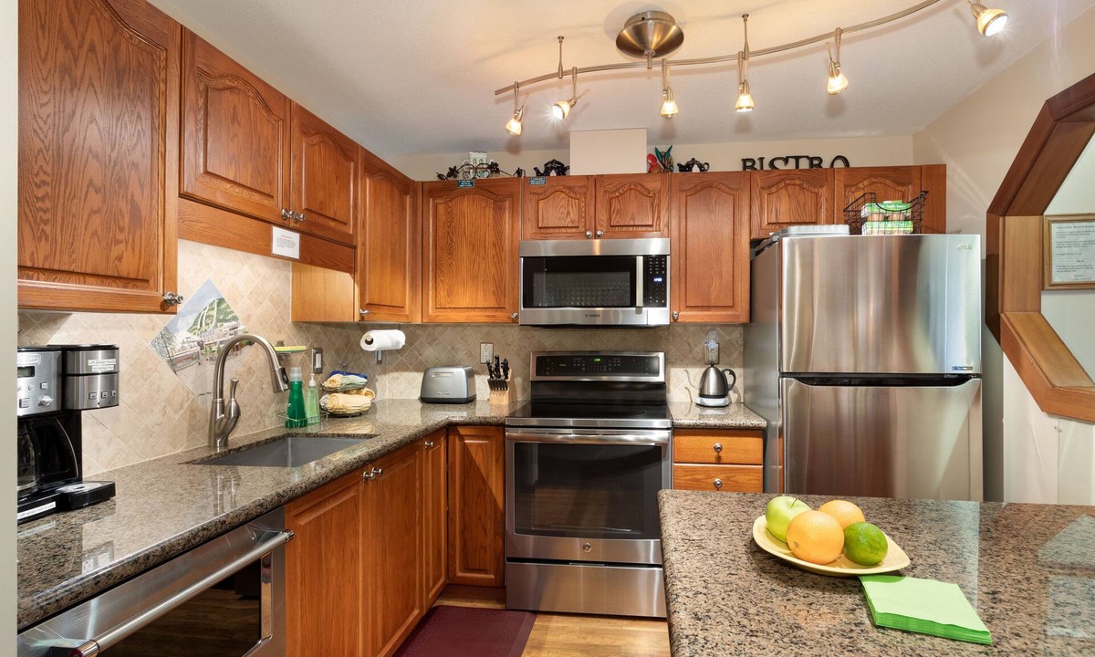 Village North House | Convenient village location, hot tub and pool. Monthly rates